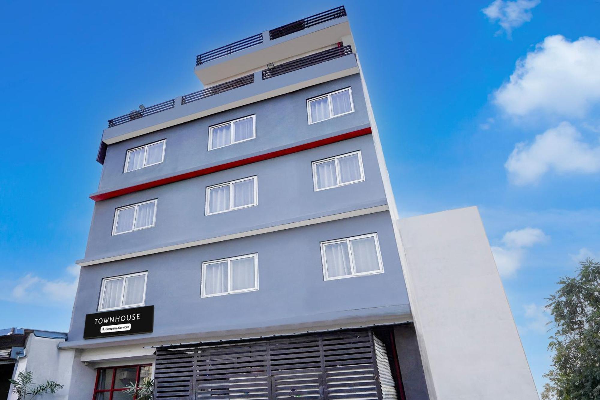 Super Townhouse Gomti Nagar Sector 6 Near Ekana Stadium Lucknow Buitenkant foto