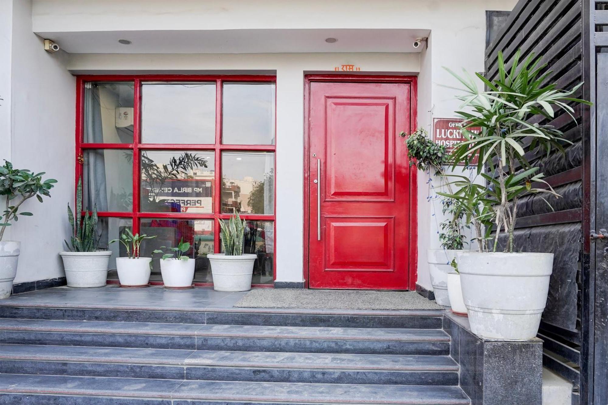 Super Townhouse Gomti Nagar Sector 6 Near Ekana Stadium Lucknow Buitenkant foto
