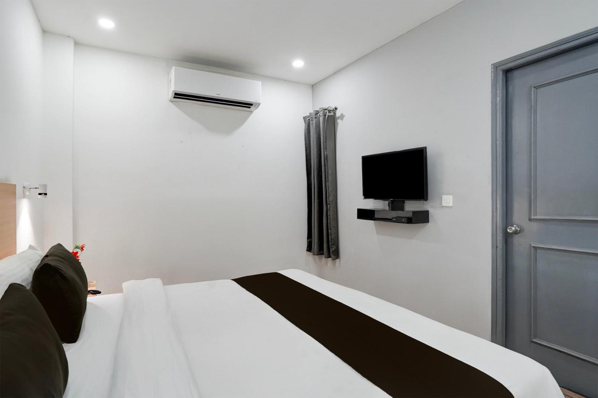 Super Townhouse Gomti Nagar Sector 6 Near Ekana Stadium Lucknow Buitenkant foto